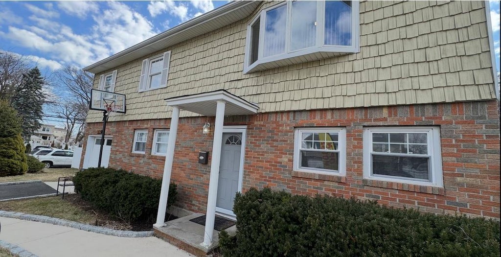 2 of 27 - 1040 Donna Court, Baldwin, NY