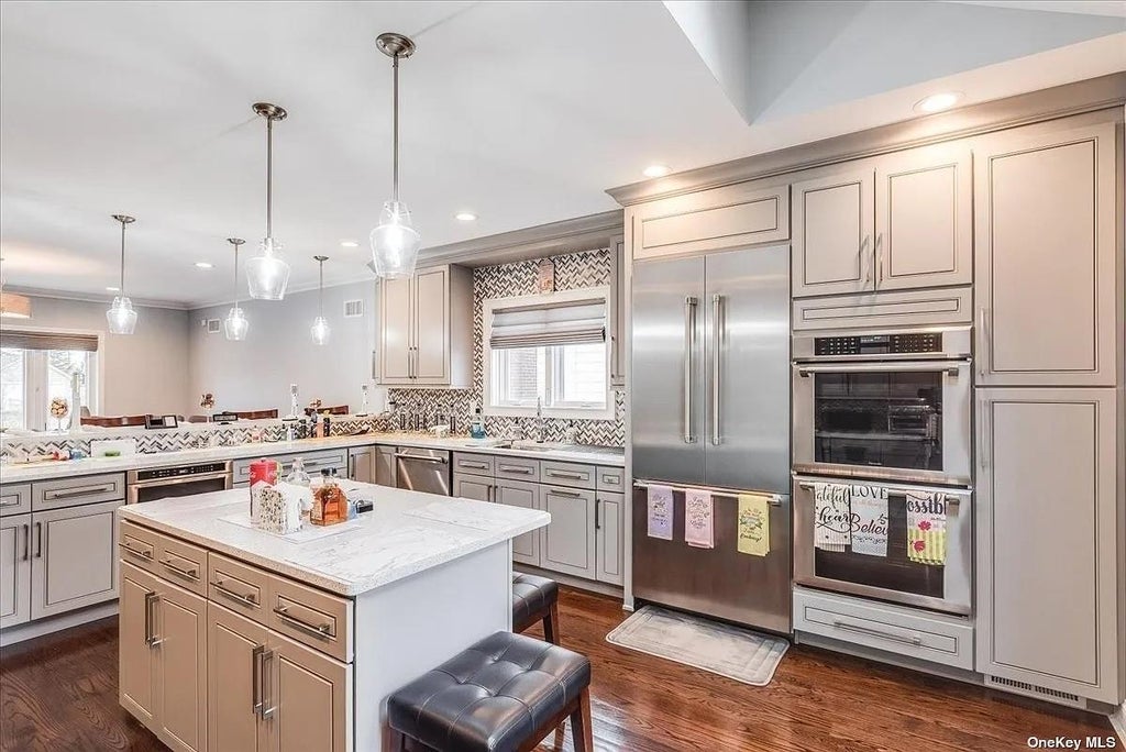 11 of 36 - 2632 Central Avenue, Baldwin, NY