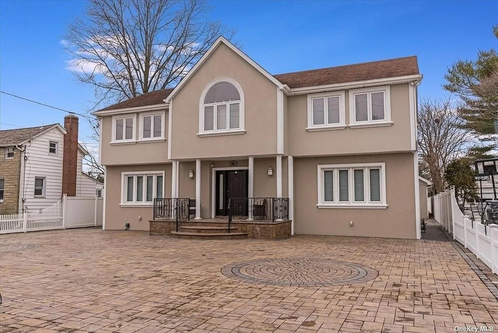 1 of 36 - 2632 Central Avenue, Baldwin, NY