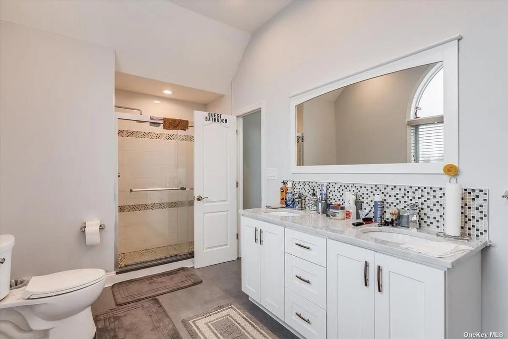 24 of 36 - 2632 Central Avenue, Baldwin, NY