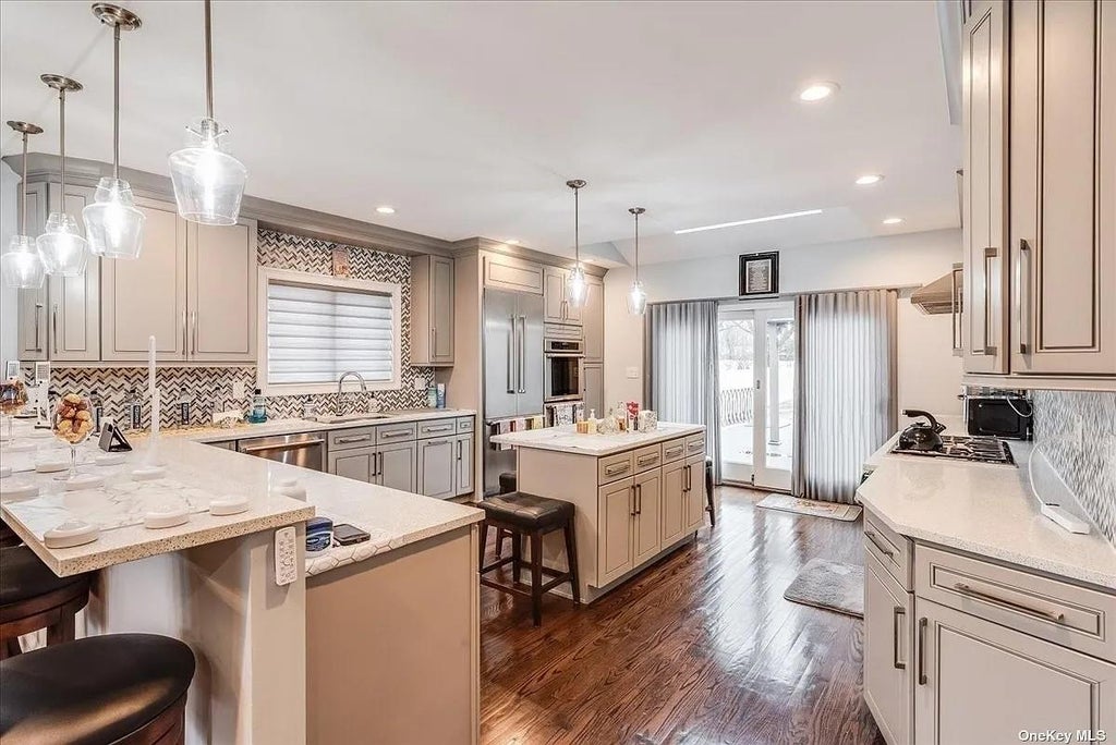 4 of 36 - 2632 Central Avenue, Baldwin, NY
