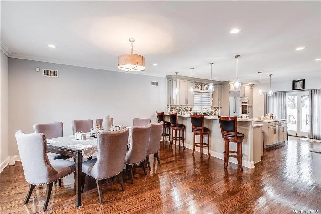 8 of 36 - 2632 Central Avenue, Baldwin, NY