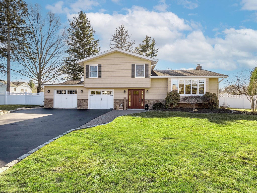 1 of 17 - 5 Sandra Court, Glen Cove, NY