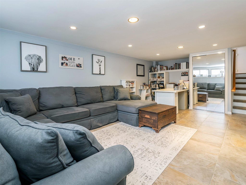 9 of 17 - 5 Sandra Court, Glen Cove, NY