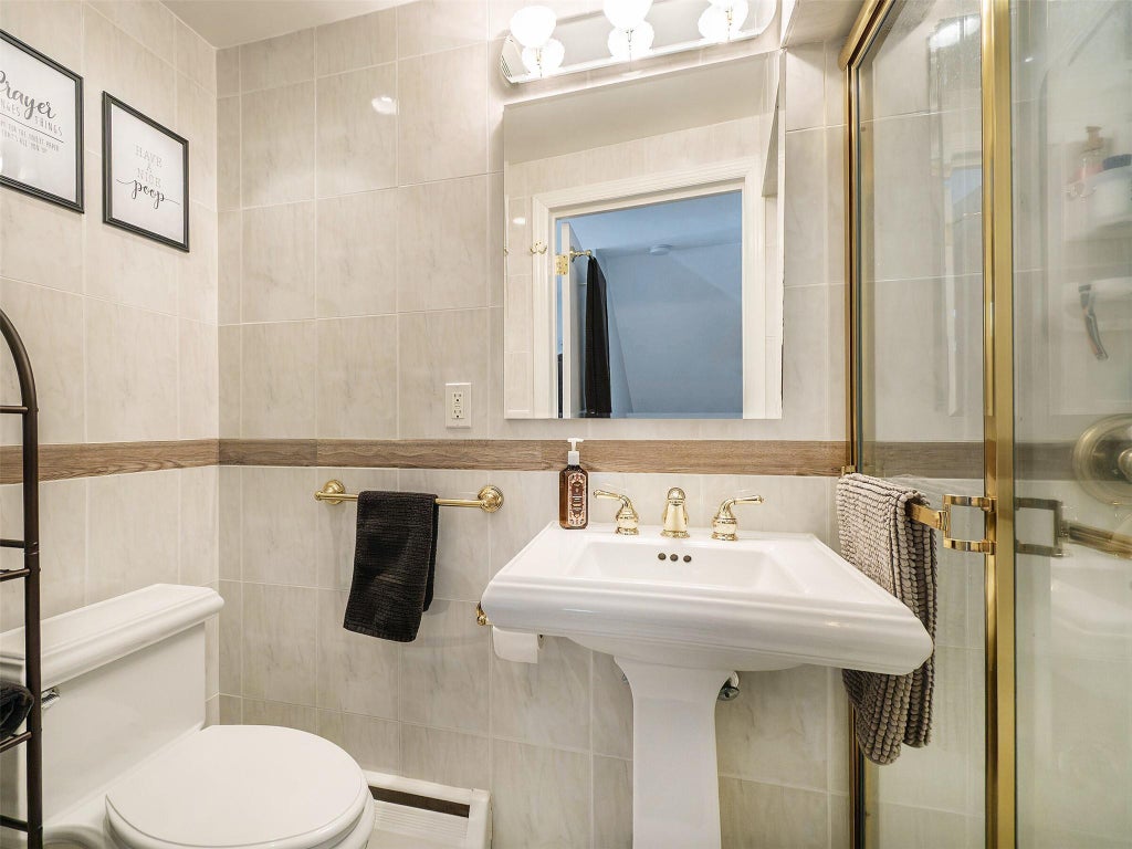 3 of 17 - 5 Sandra Court, Glen Cove, NY