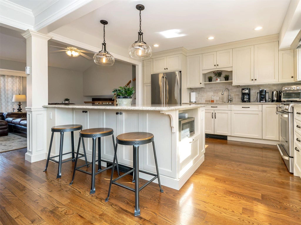 4 of 17 - 5 Sandra Court, Glen Cove, NY