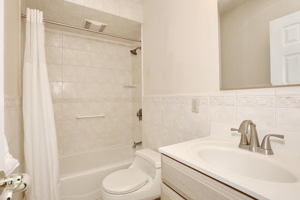 25 of 35 - 52 Argow Place, Nanuet, NY