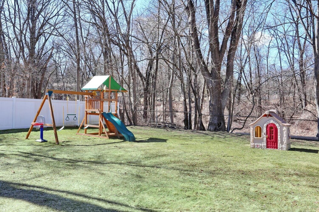 33 of 35 - 52 Argow Place, Nanuet, NY