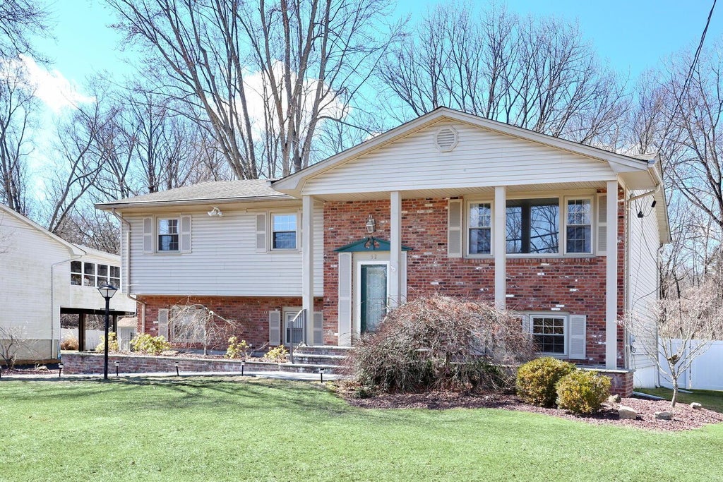 34 of 35 - 52 Argow Place, Nanuet, NY
