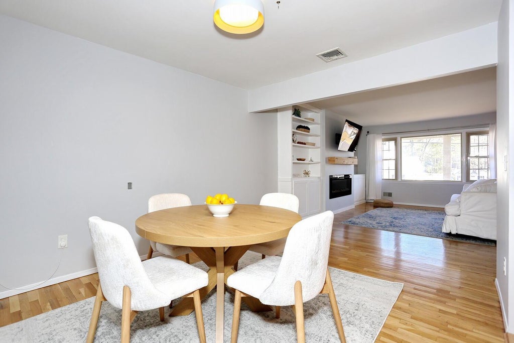 7 of 35 - 52 Argow Place, Nanuet, NY