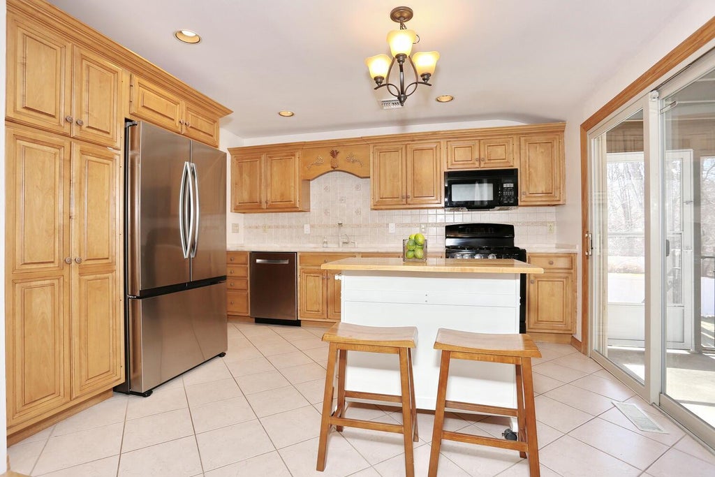8 of 35 - 52 Argow Place, Nanuet, NY