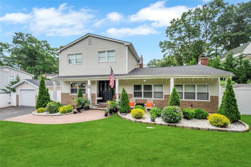 1 of 33 - Undisclosed, Ronkonkoma, NY
