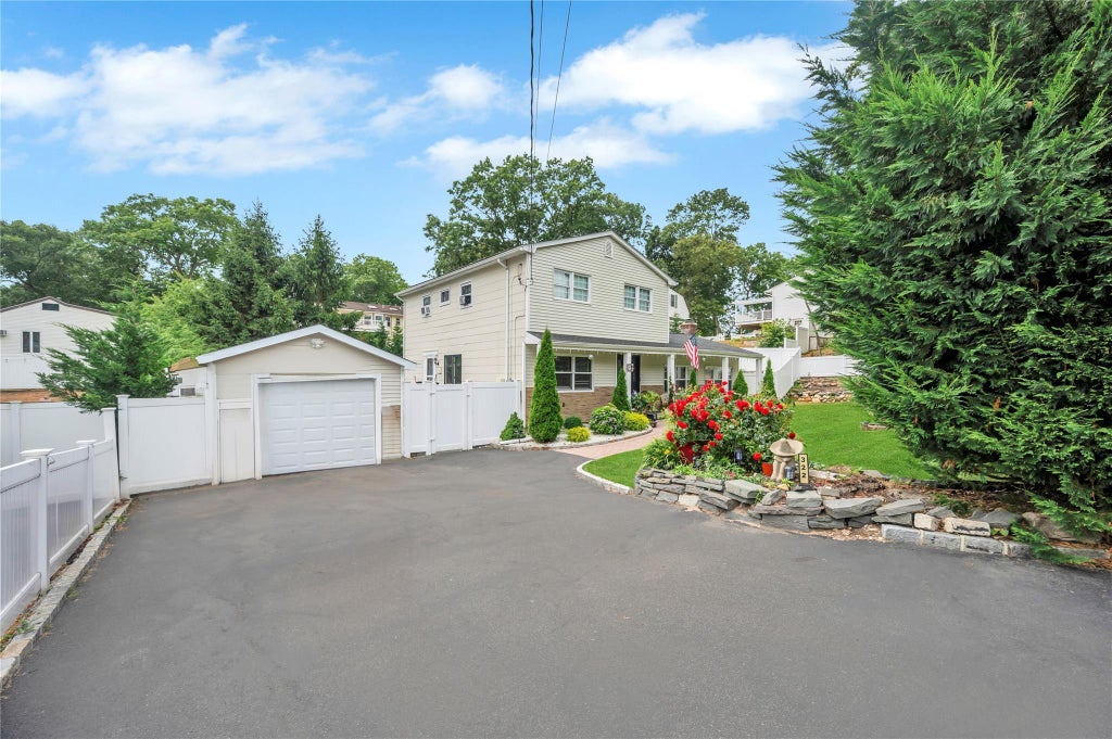2 of 33 - Undisclosed, Ronkonkoma, NY