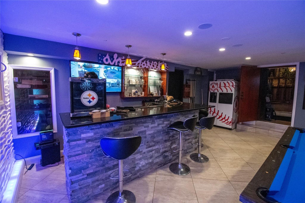19 of 40 - 752 Bonnie Drive, Baldwin, NY