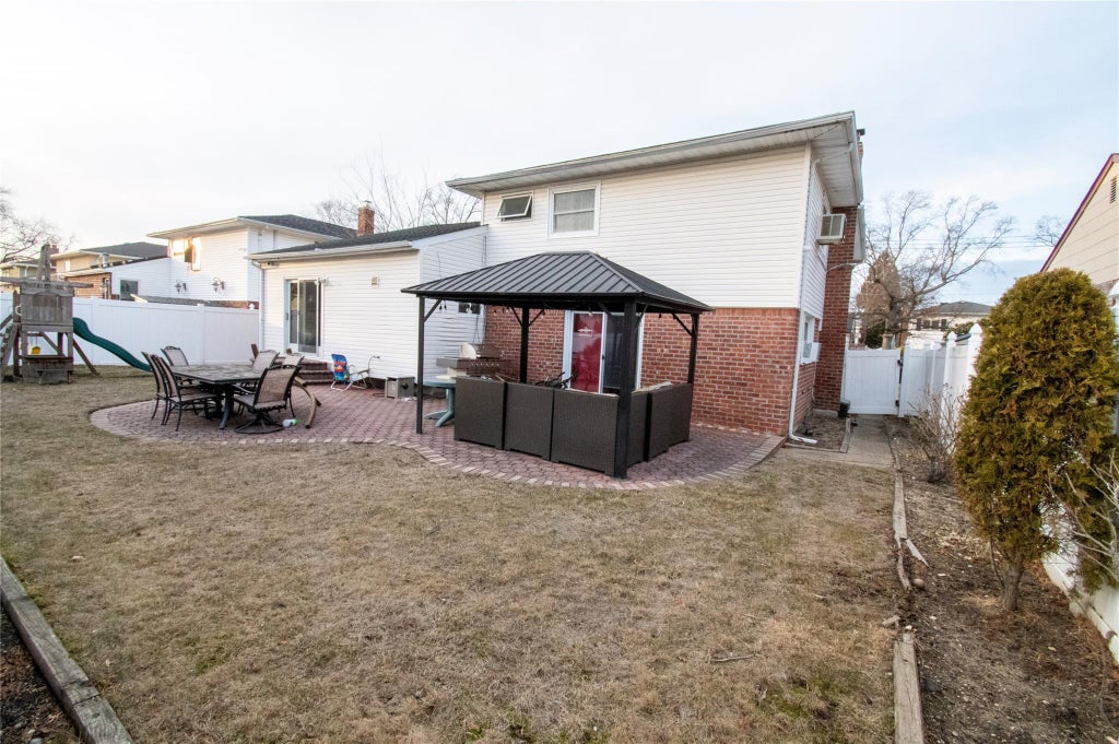 36 of 40 - 752 Bonnie Drive, Baldwin, NY