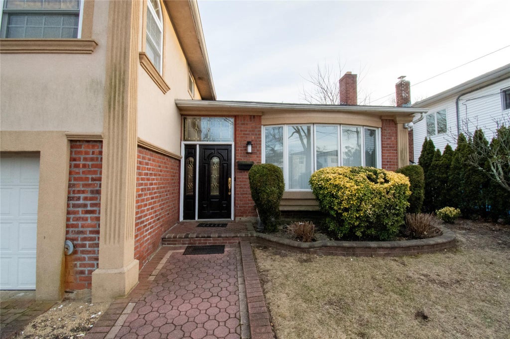 3 of 40 - 752 Bonnie Drive, Baldwin, NY