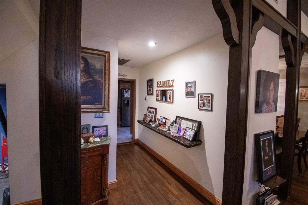 7 of 40 - 752 Bonnie Drive, Baldwin, NY