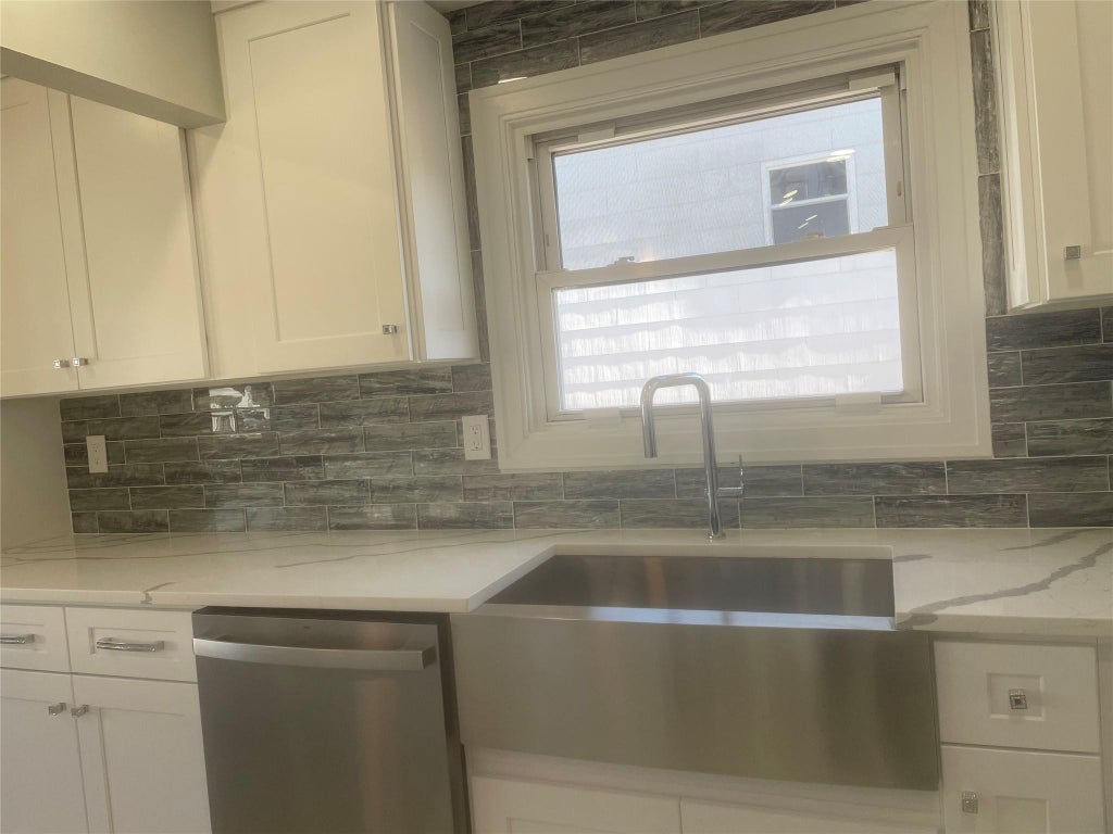 5 of 37 - 1112 Jackson Place, Baldwin, NY