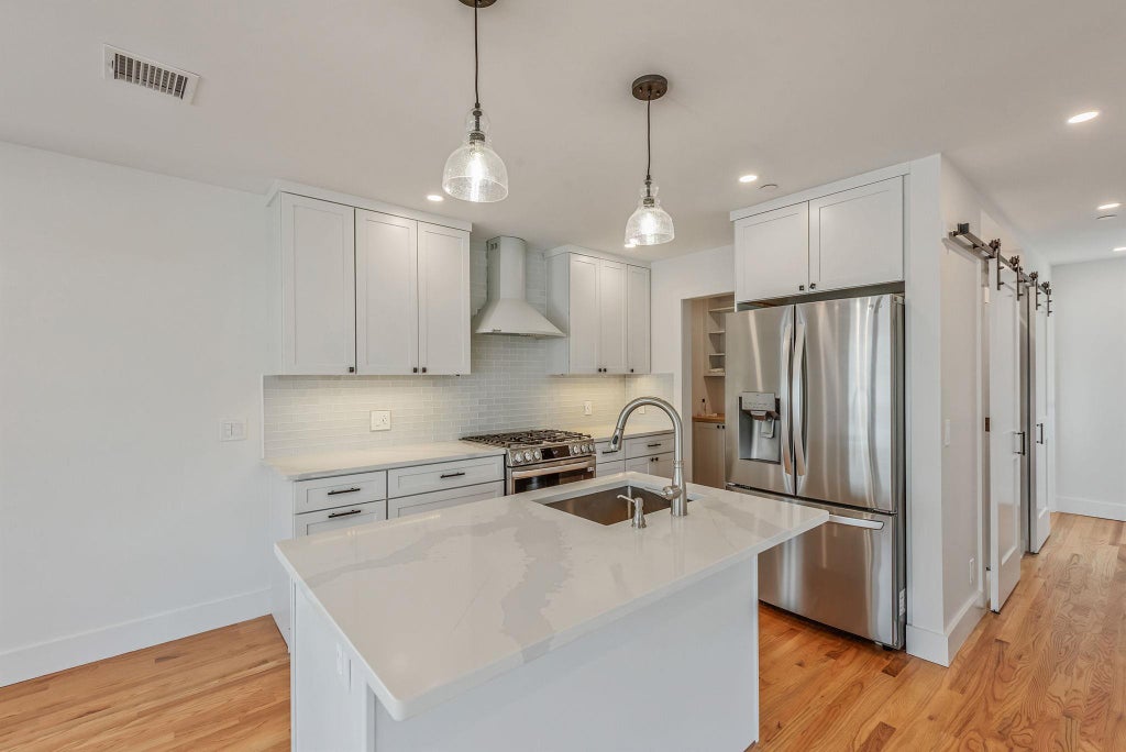 11 of 49 - 674 Parsonage Place, Baldwin, NY