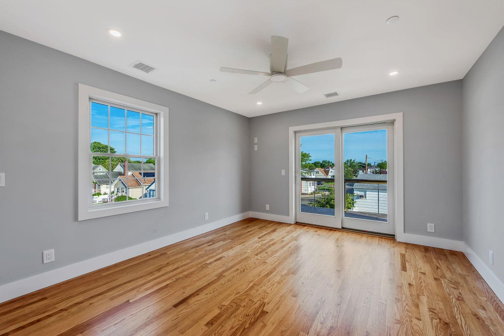 23 of 49 - 674 Parsonage Place, Baldwin, NY