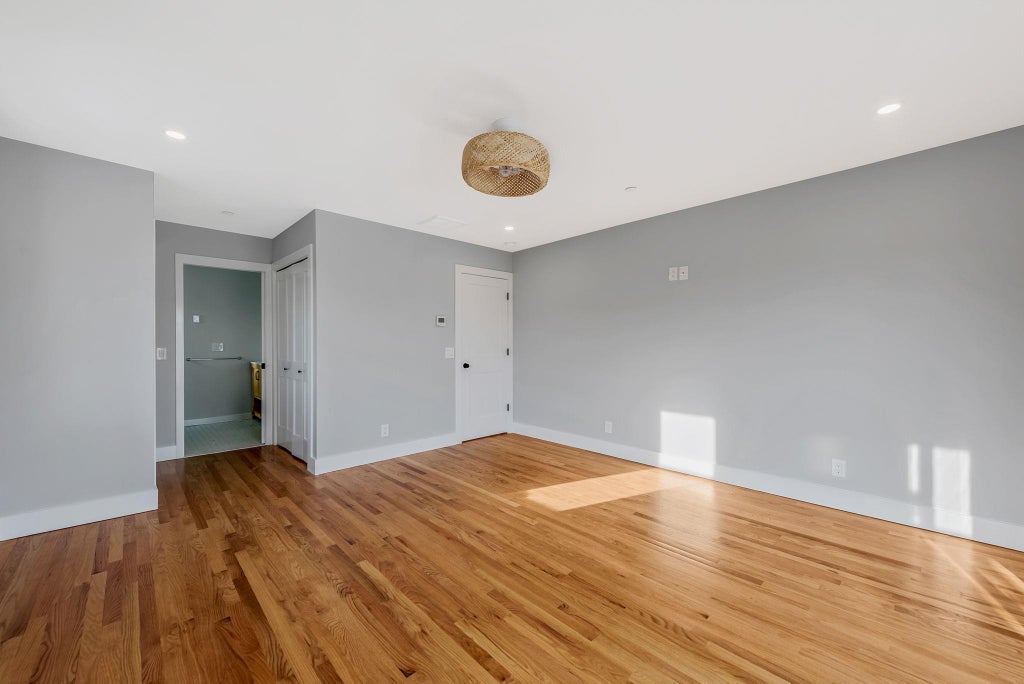 26 of 49 - 674 Parsonage Place, Baldwin, NY