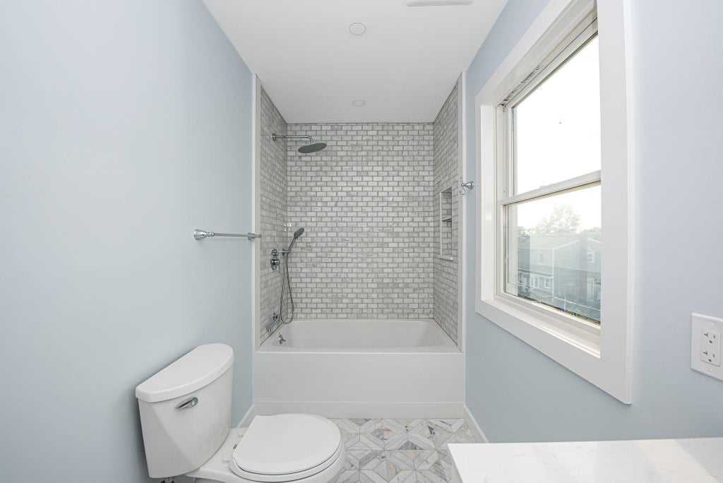 30 of 49 - 674 Parsonage Place, Baldwin, NY