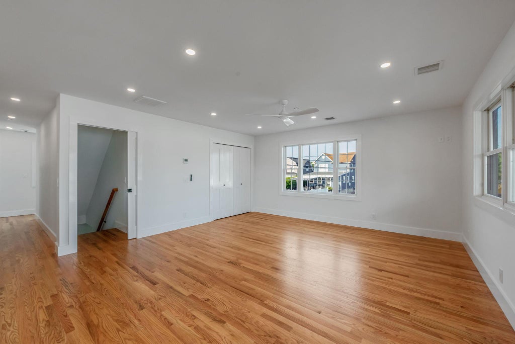 32 of 49 - 674 Parsonage Place, Baldwin, NY