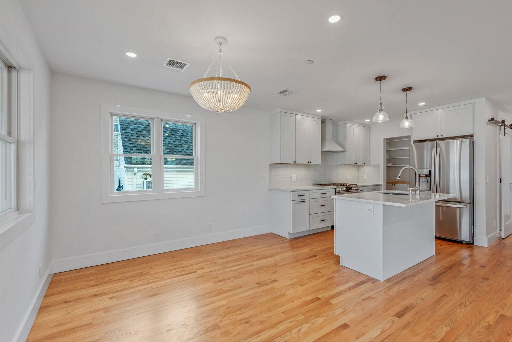 33 of 49 - 674 Parsonage Place, Baldwin, NY