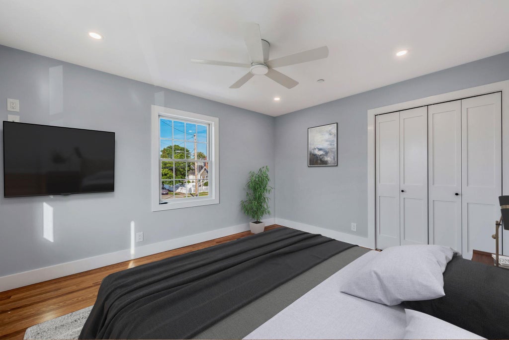 8 of 49 - 674 Parsonage Place, Baldwin, NY