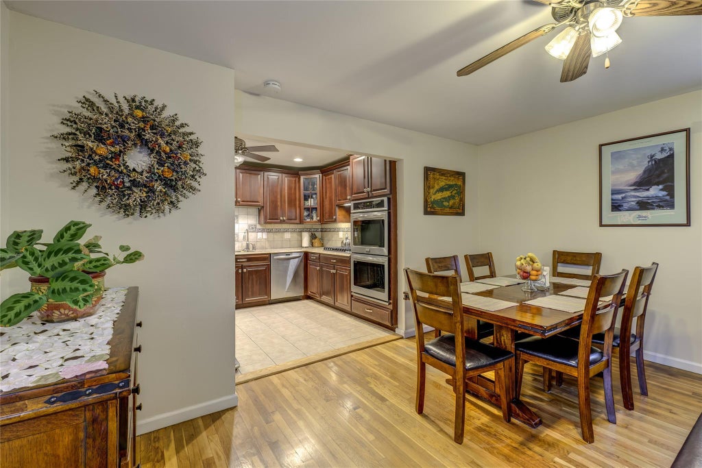 11 of 27 - 27 Rhodes Drive, New Hyde Park, NY