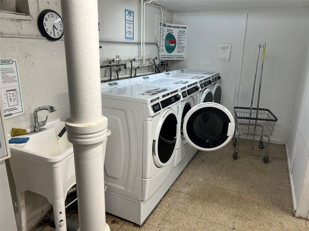 12 of 15 - 1690 Grand Avenue # B14, Baldwin, NY