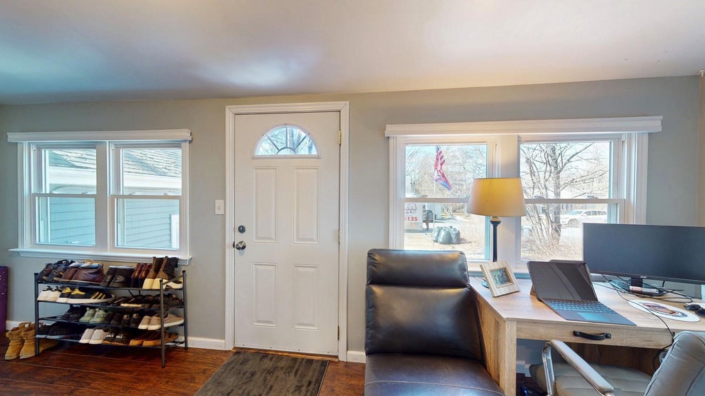 10 of 41 - 302 Hickory Avenue, New Windsor, NY
