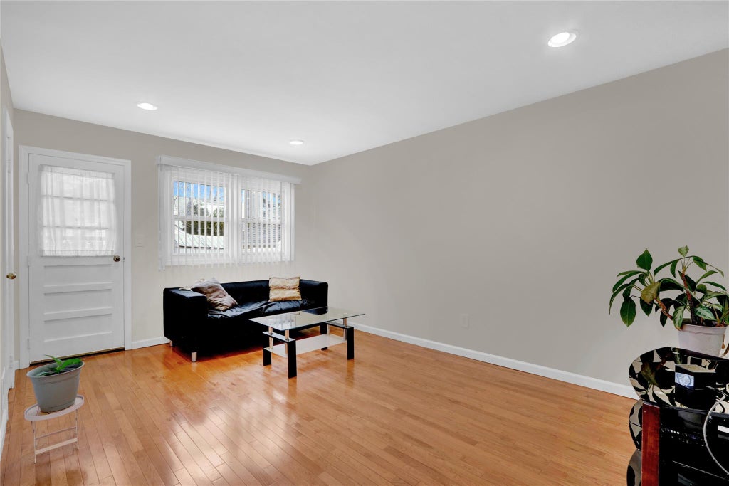 10 of 28 - 1377 Exeter St., Baldwin, NY
