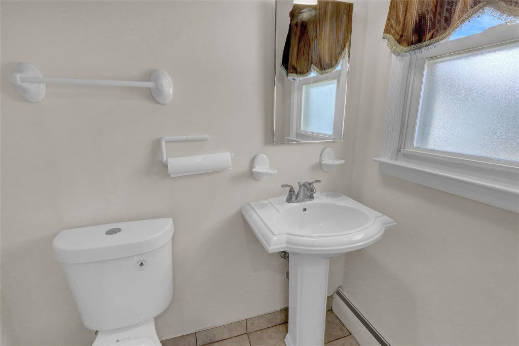 13 of 28 - 1377 Exeter St., Baldwin, NY