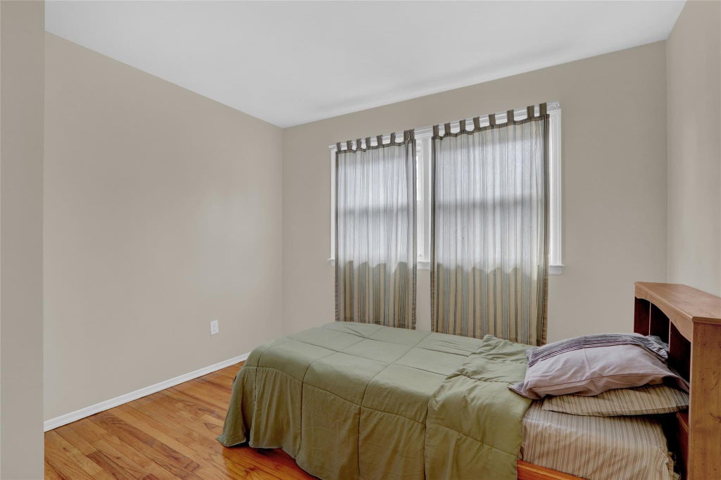 17 of 28 - 1377 Exeter St., Baldwin, NY