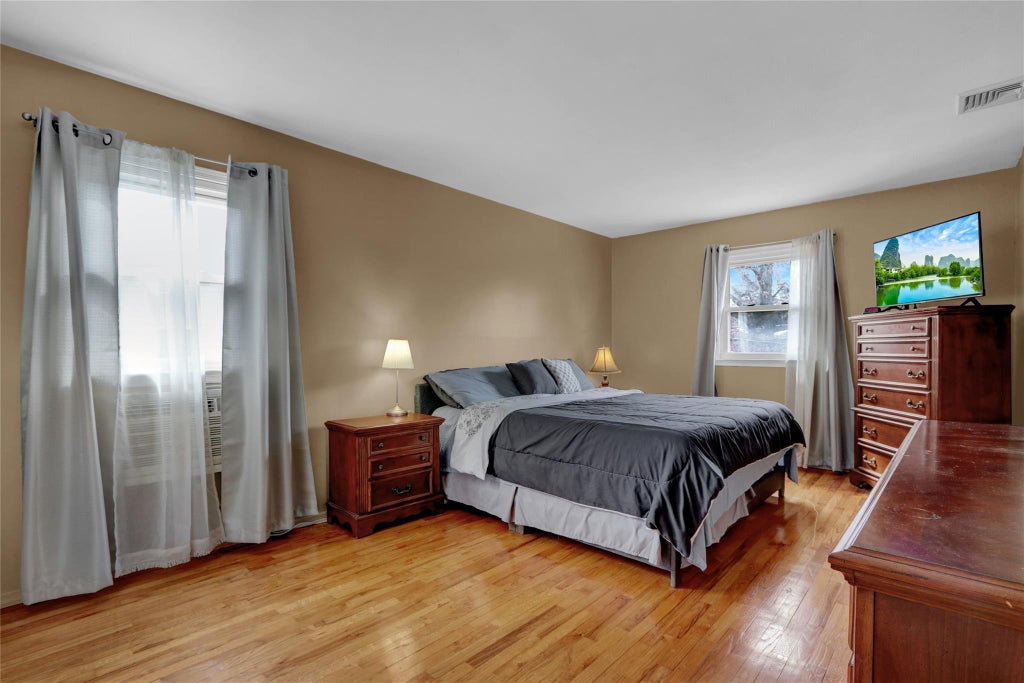20 of 28 - 1377 Exeter St., Baldwin, NY