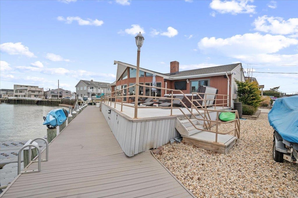 39 of 44 - 1130 Hayes Place, Baldwin, NY