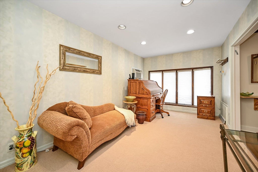3 of 26 - Undisclosed, Hollis Hills, NY