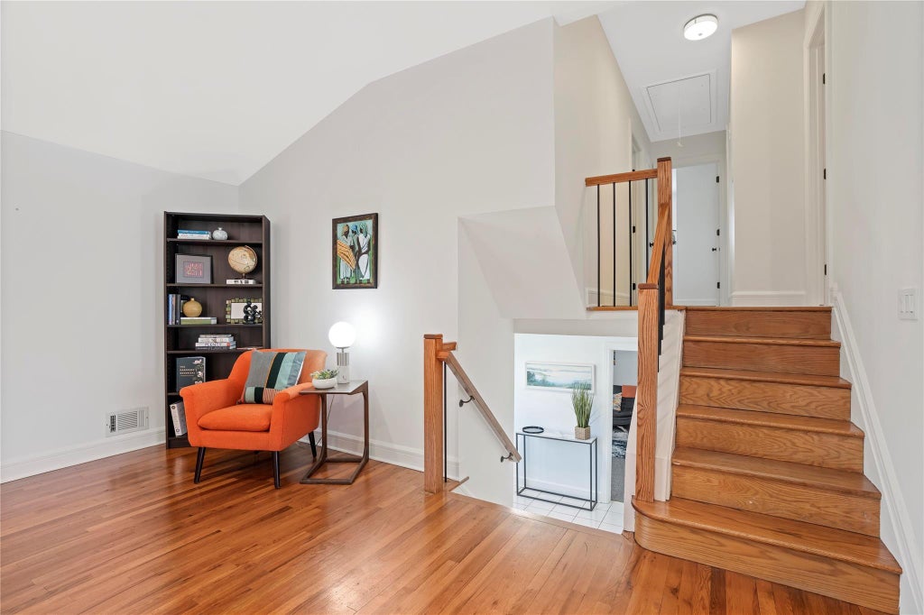 6 of 39 - 38 Victoria Road, Ardsley, NY