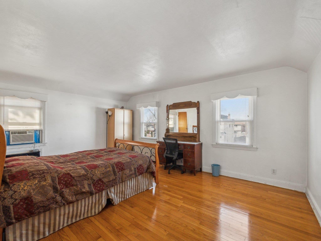 15 of 49 - 62 Herman Boulevard, Franklin Square, NY