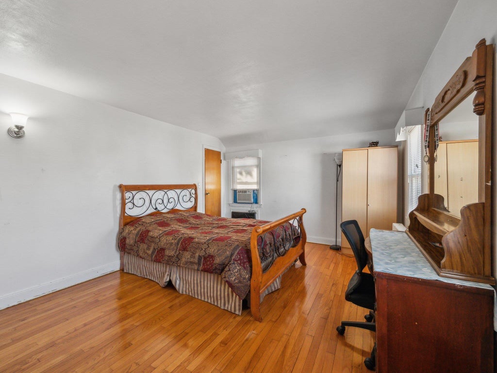 16 of 49 - 62 Herman Boulevard, Franklin Square, NY