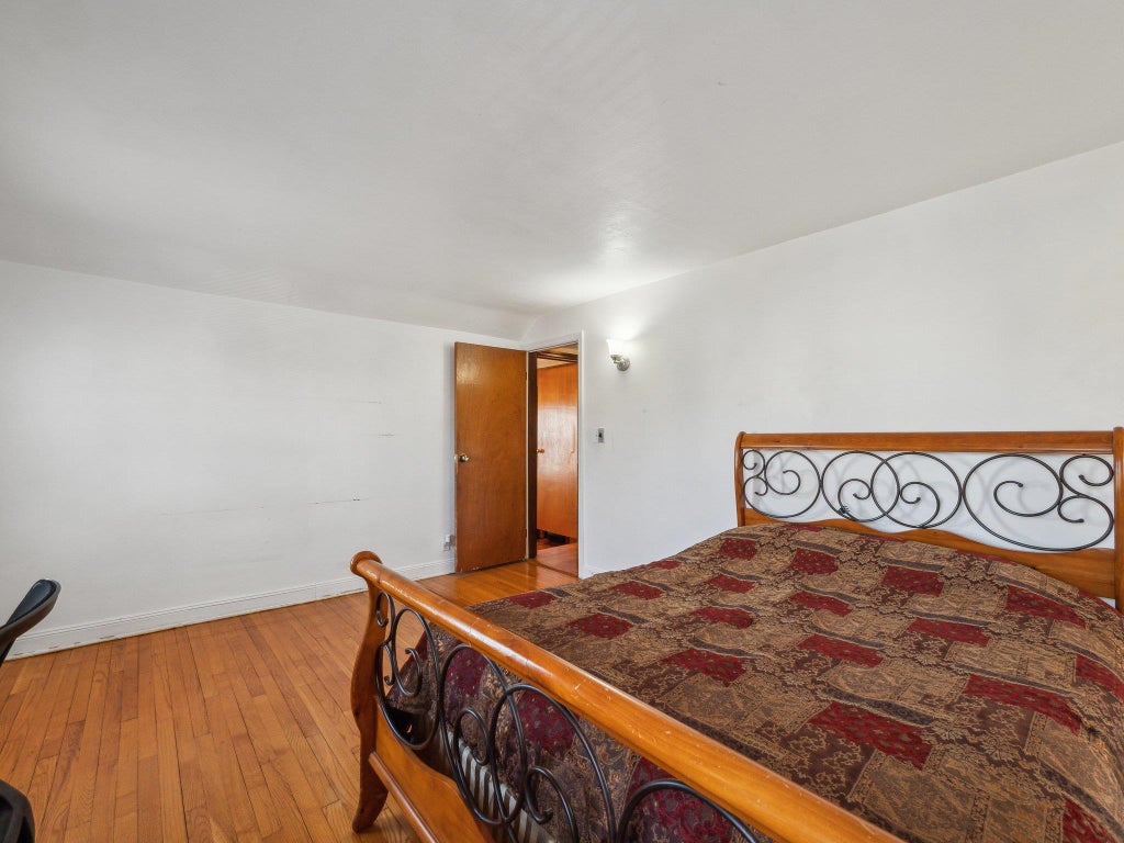 17 of 49 - 62 Herman Boulevard, Franklin Square, NY