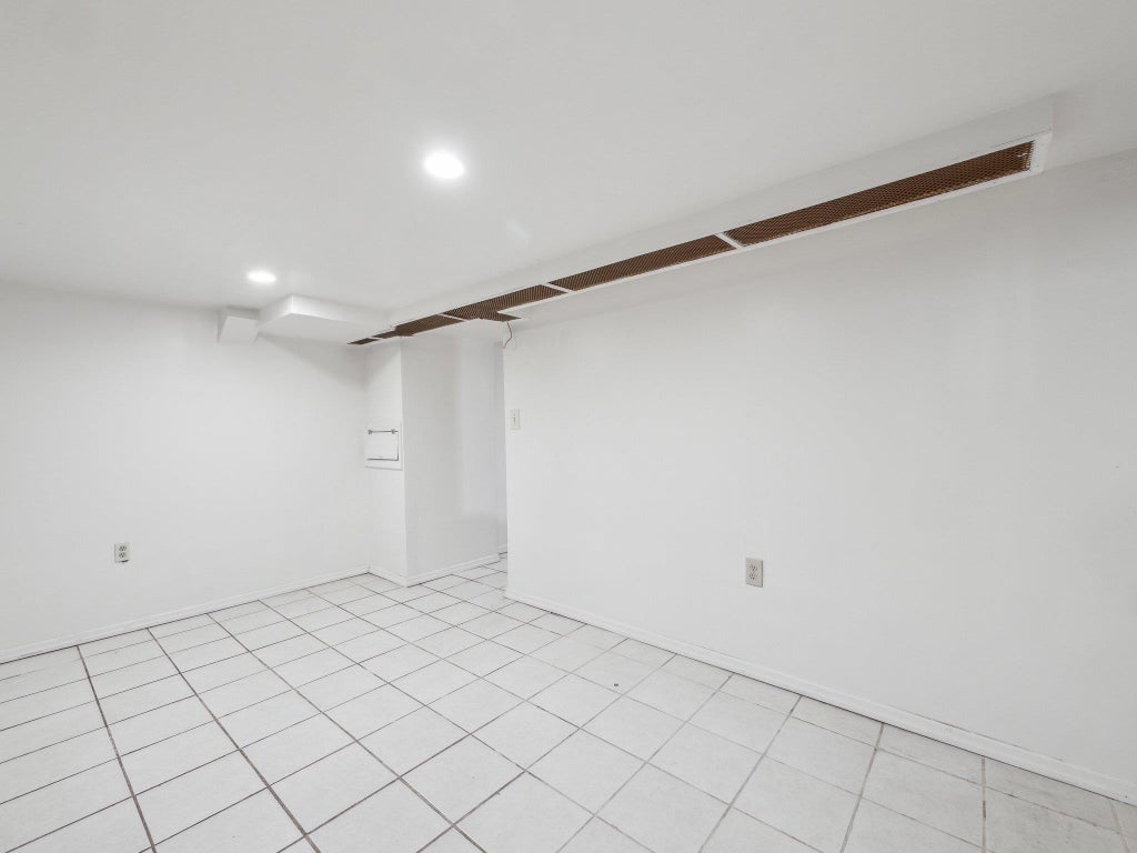 33 of 49 - 62 Herman Boulevard, Franklin Square, NY