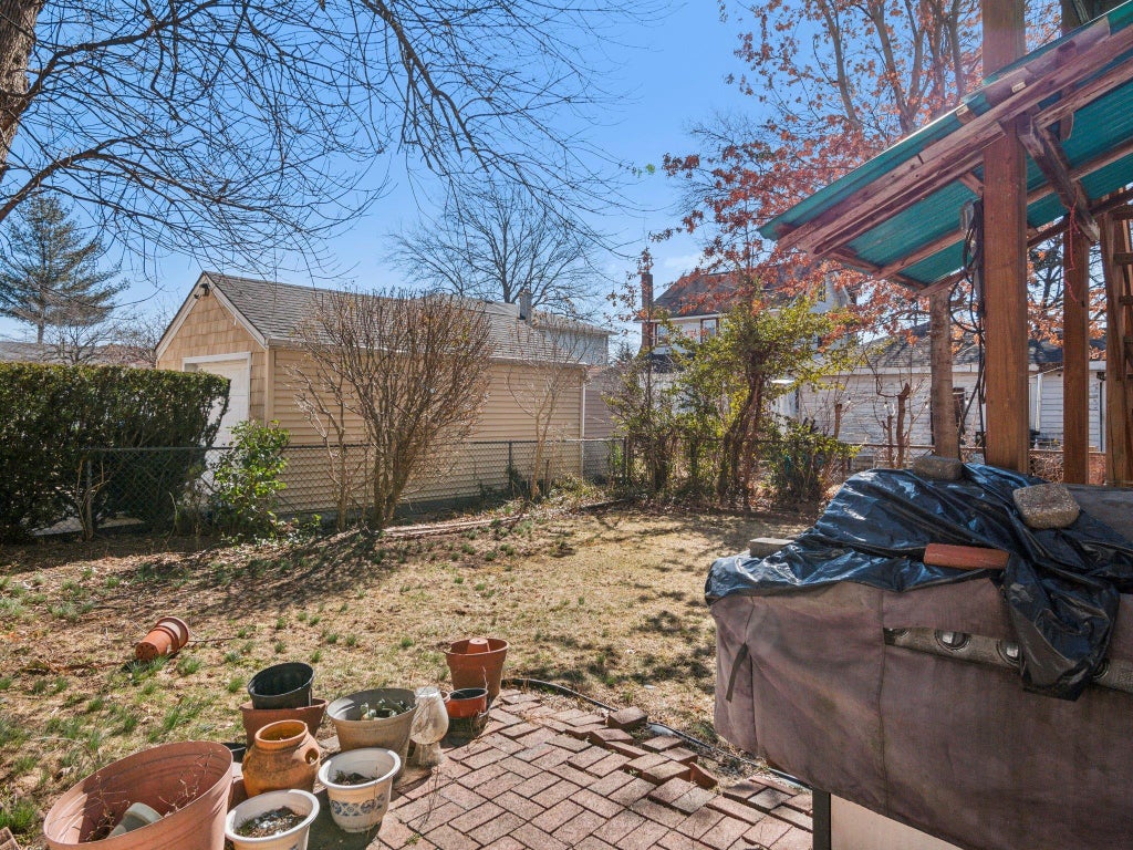 41 of 49 - 62 Herman Boulevard, Franklin Square, NY