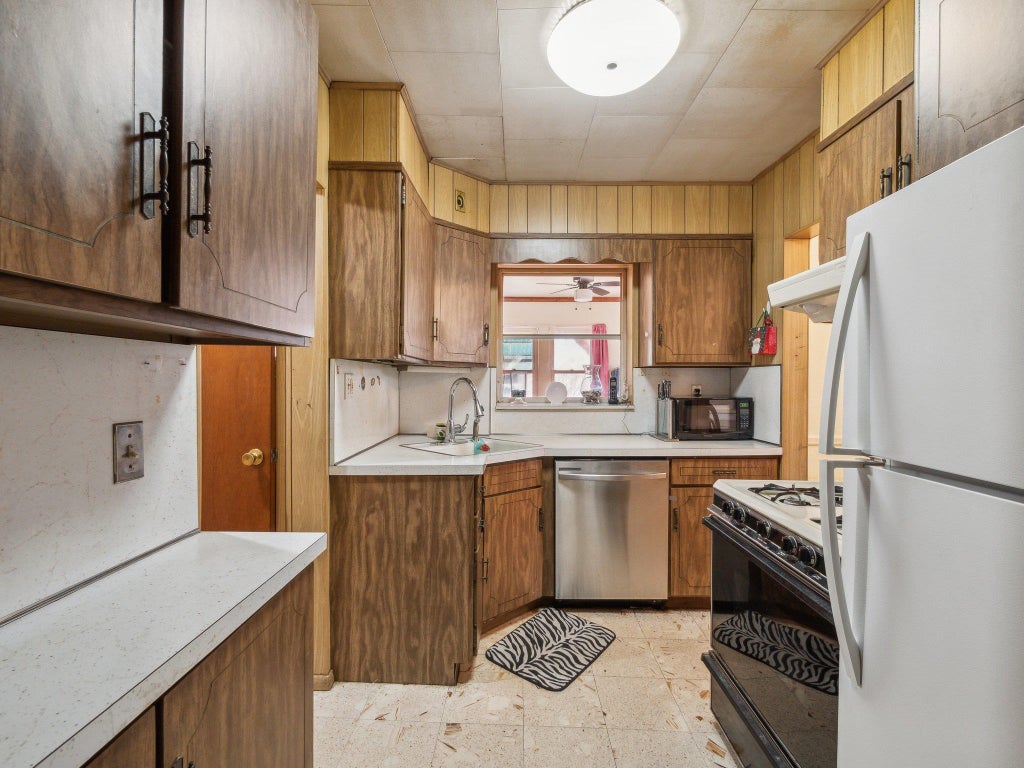 7 of 49 - 62 Herman Boulevard, Franklin Square, NY