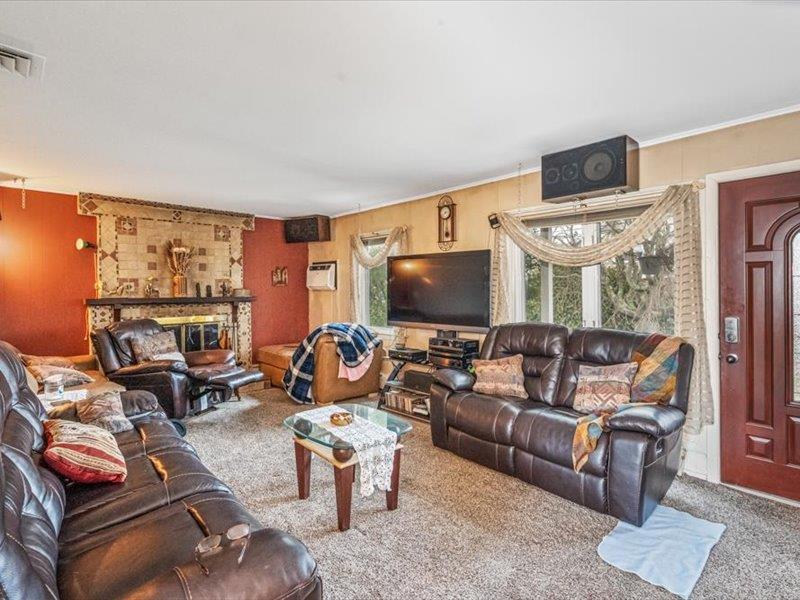 1 of 29 - 3400 Parkway Drive, Baldwin, NY