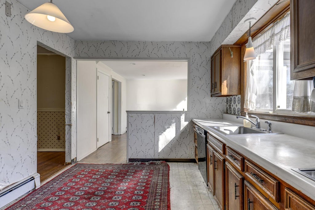 13 of 32 - 65 Tamarack St., East Northport, NY