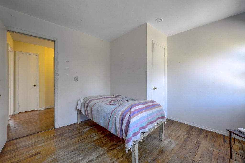 17 of 32 - 65 Tamarack St., East Northport, NY