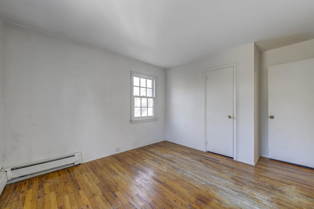 19 of 32 - 65 Tamarack St., East Northport, NY