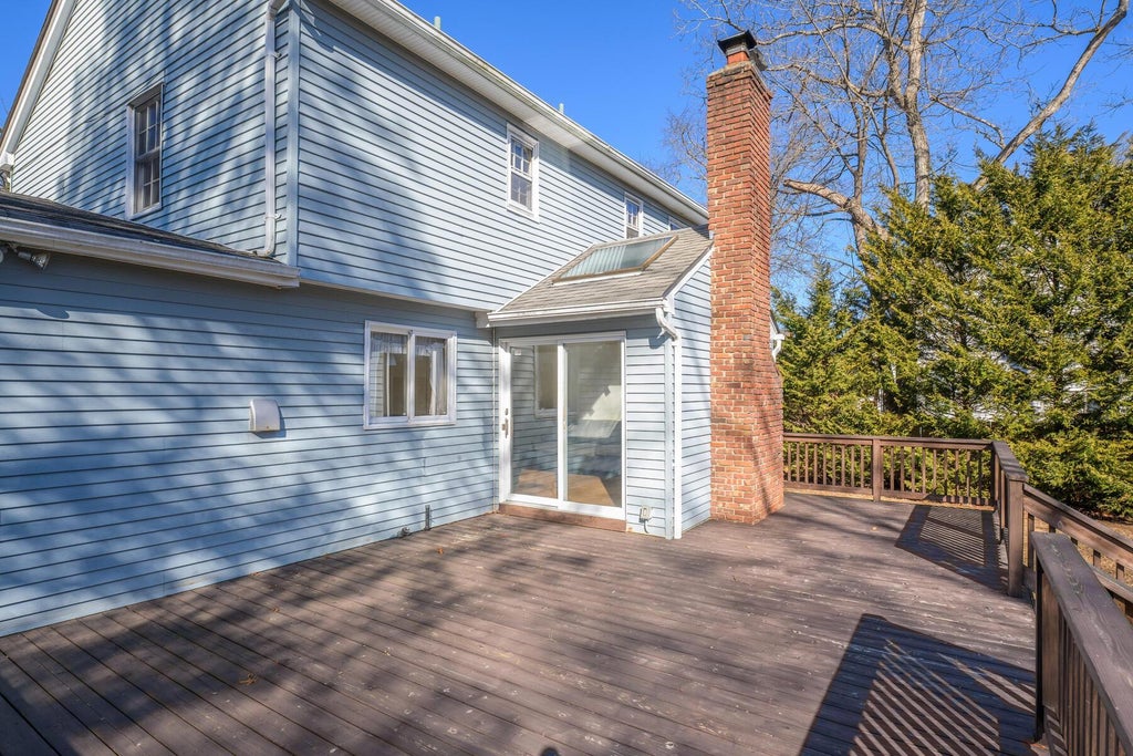 20 of 32 - 65 Tamarack St., East Northport, NY